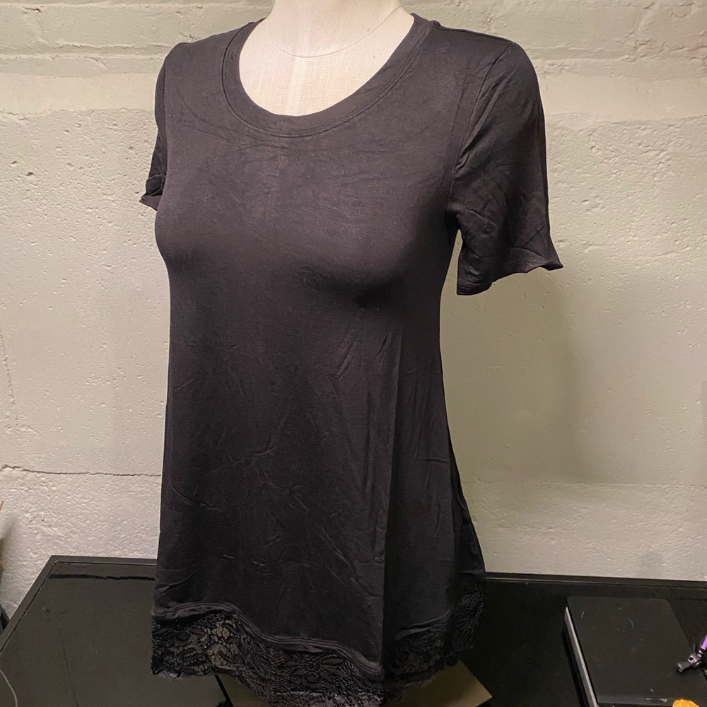 NEW Black T-Shirt Tunic with Lace Hem Round Neck Rayon And Spandex